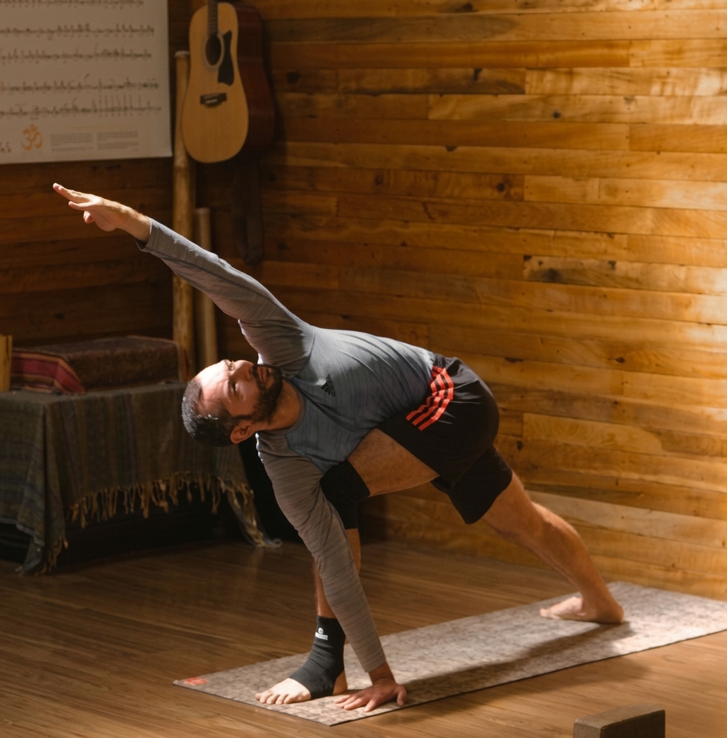 Jose practicing Utthita Parsvakonasana
